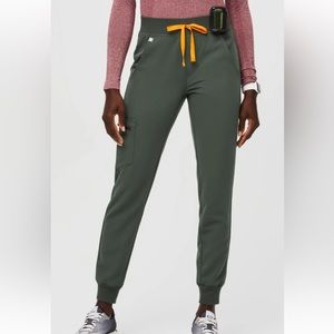 Moss Zamora High Waisted 2.0 - Petite Jogger Scrub Pants